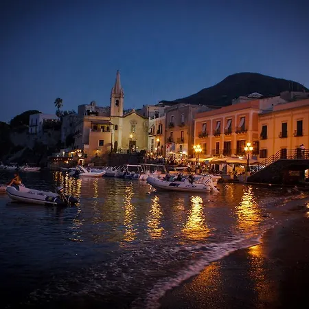 A Pochi Passi Dal Mare Apartment *