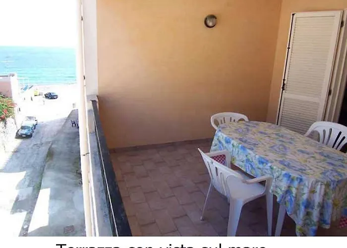 A Pochi Passi Dal Mare Apartment *